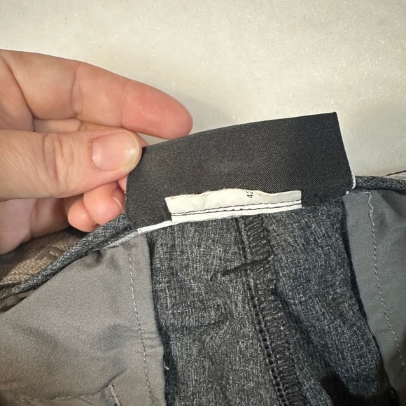 Lot of 2 Under Armour Mens Golf Shorts Size 34 Blue Grey HeatGear Loose 1272358 - Picture 12 of 13